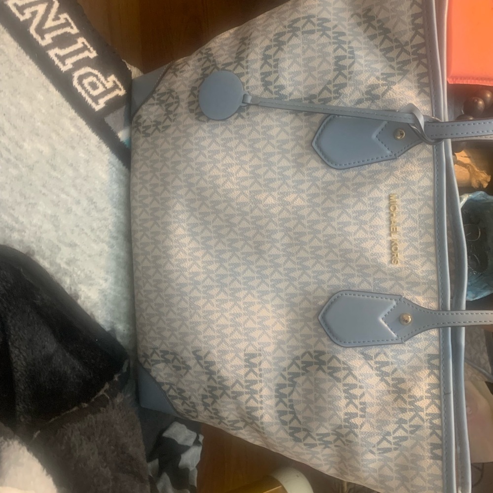 Michael kors tote slash/purse lg